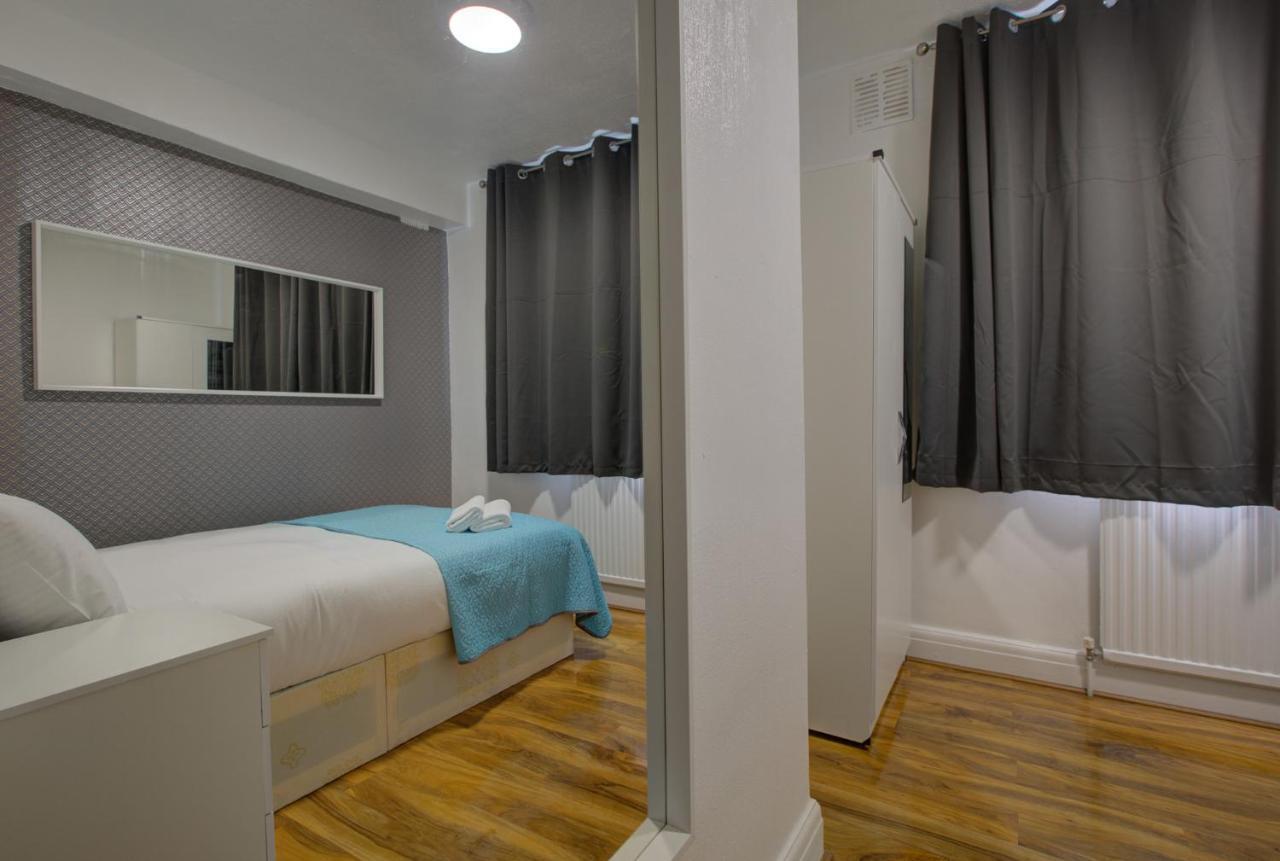 Twin Towerd Hotel Londra Esterno foto