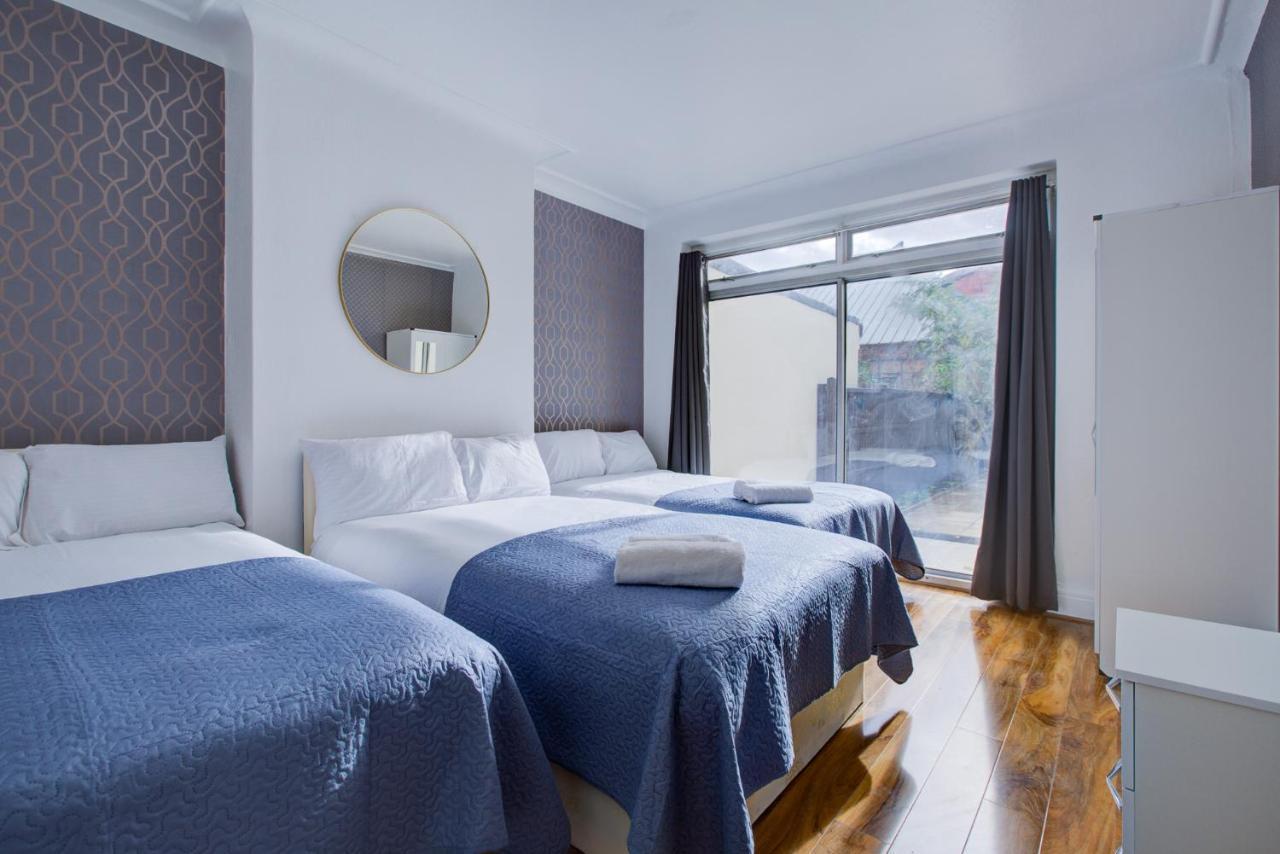 Twin Towerd Hotel Londra Esterno foto