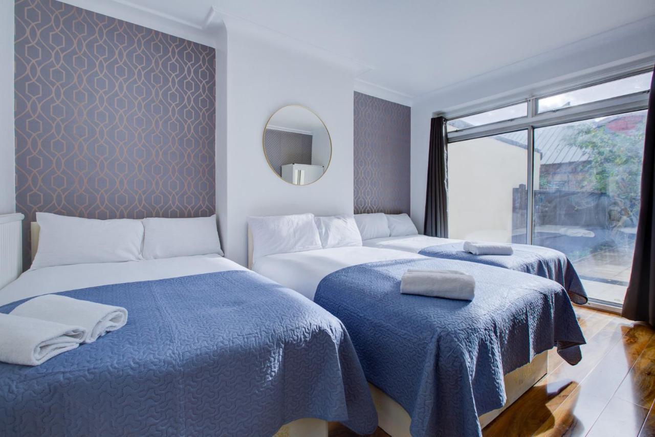 Twin Towerd Hotel Londra Esterno foto